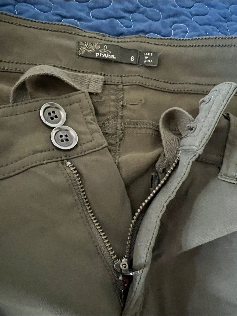 Prana  Like New Halle Bermuda Shorts Sz 6 - Picture 6 of 8